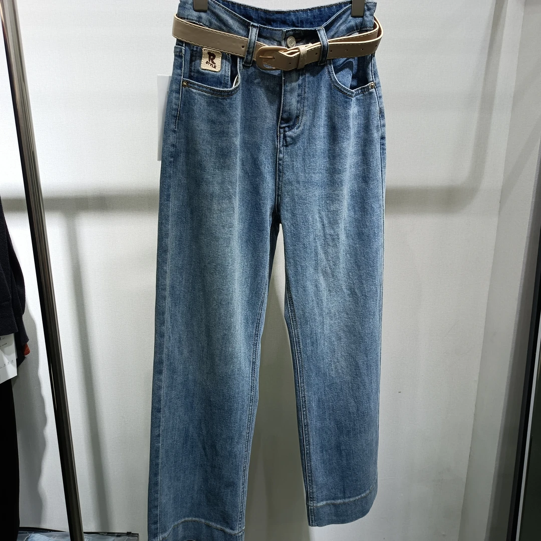 春装新款直筒牛仔裤简约百搭