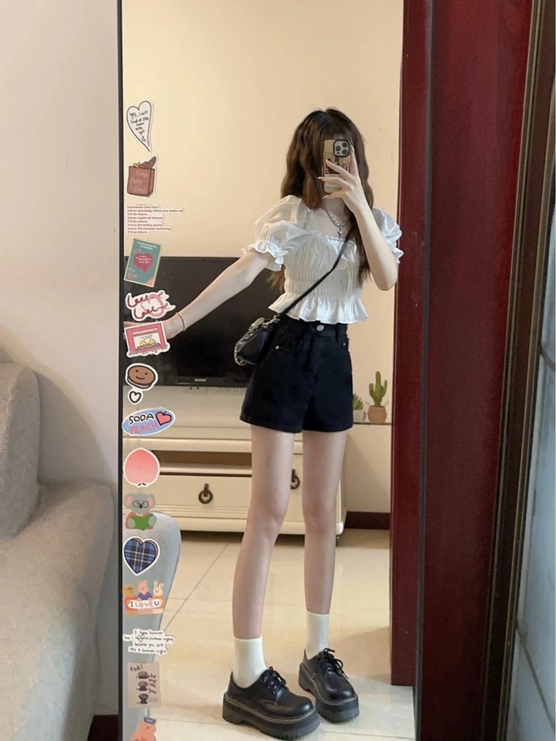 白色甜美蝴蝶结短袖衬衫上衣女夏季方领短款泡泡袖娃娃衫搭配短裤