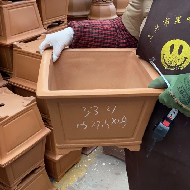 花盆紫砂只顾看着自己