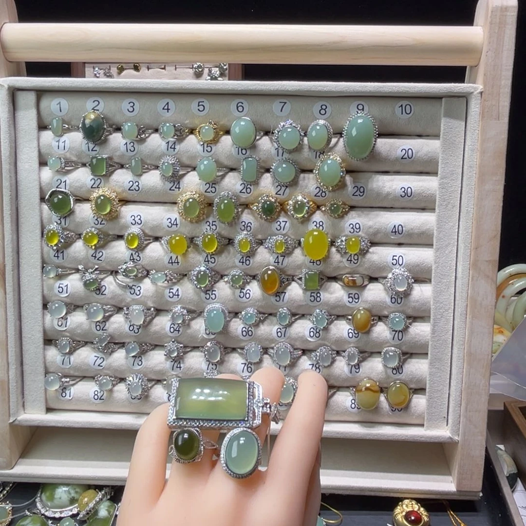 蛇纹石玉未镶嵌手镯z****l