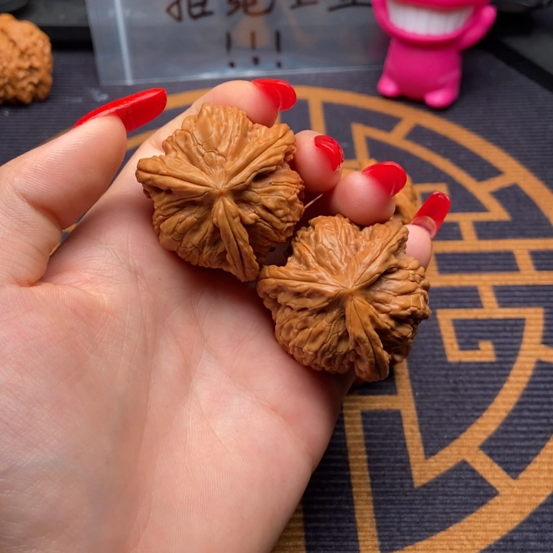 文玩核桃吊坠竞****练白狮