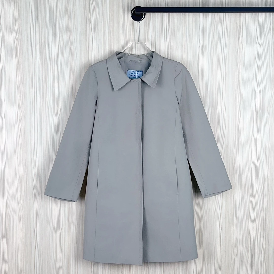 99新 Prada/普拉达  风衣 尺码40 /成色看直播 GSS28251