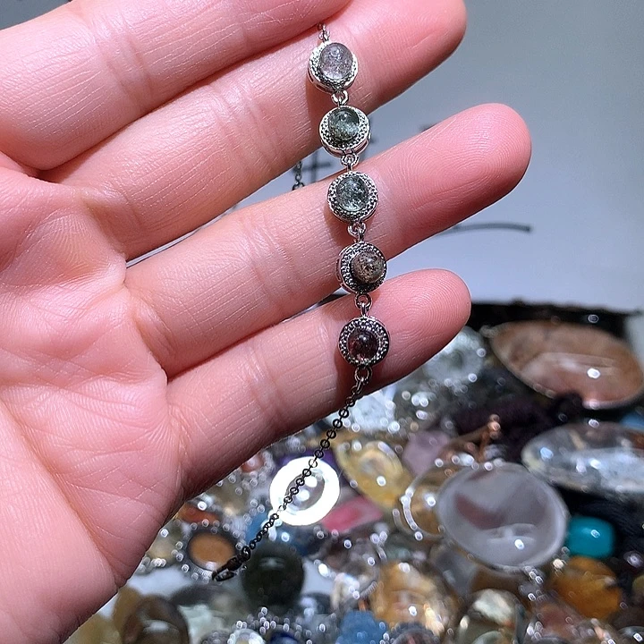 未镶嵌颈饰水晶水晶
