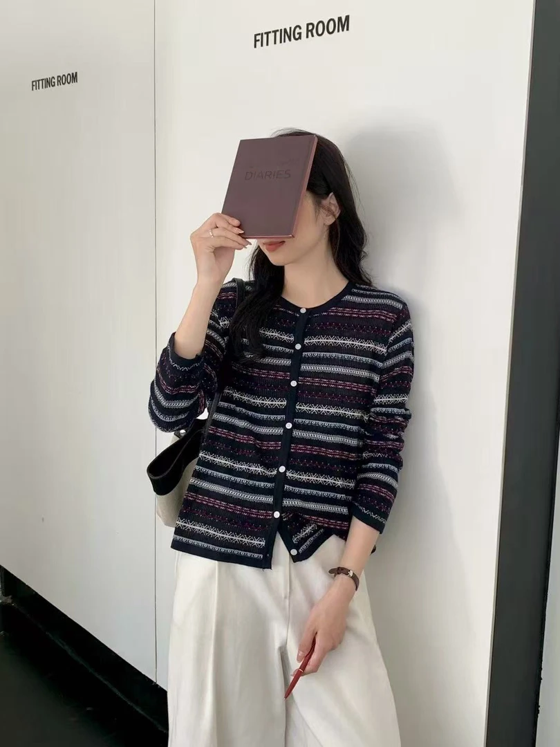 25早秋新款圆领超细精纺羊毛提花针织开衫宽松洋气条纹长袖上衣