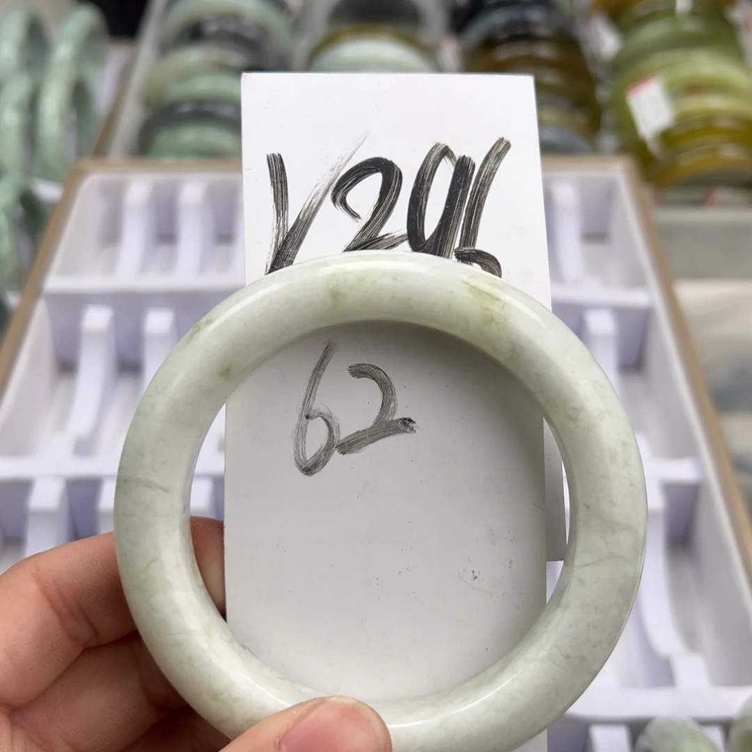 岫玉手镯未镶嵌天然岫玉