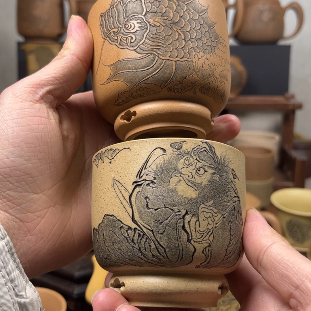 紫砂杯子潍****行共二个微瑕疵主人杯无锦盒130一个