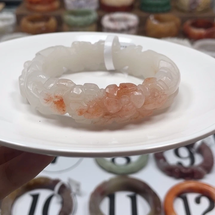 石英岩玉手镯未镶嵌