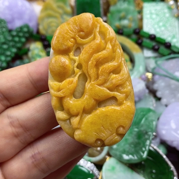 翡翠未镶嵌吊坠(赠链)
