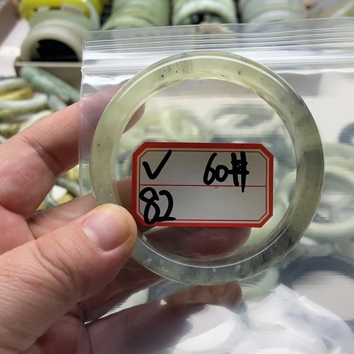 蛇纹石玉手镯未镶嵌l****钰