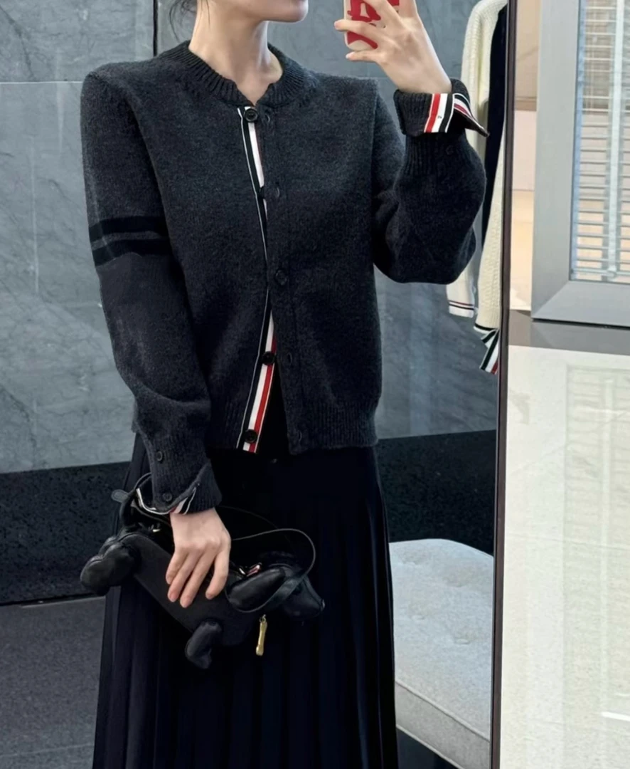 SANSIS tttbbb后背黑乌鸦深色系羊毛开衫