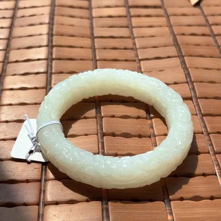 超***然未镶嵌和田玉挂件