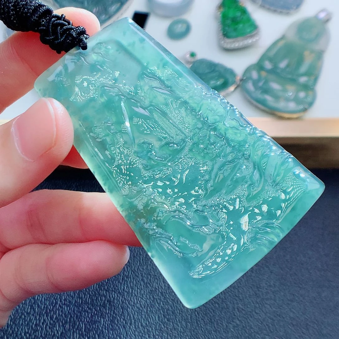 翡翠颈饰未镶嵌翡翠