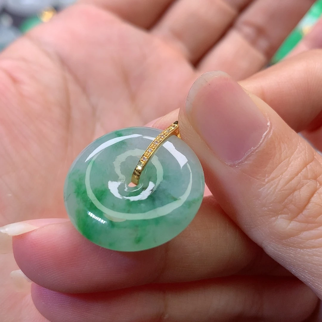 【闪购商品】吊坠(赠链)18K金镶嵌翡翠