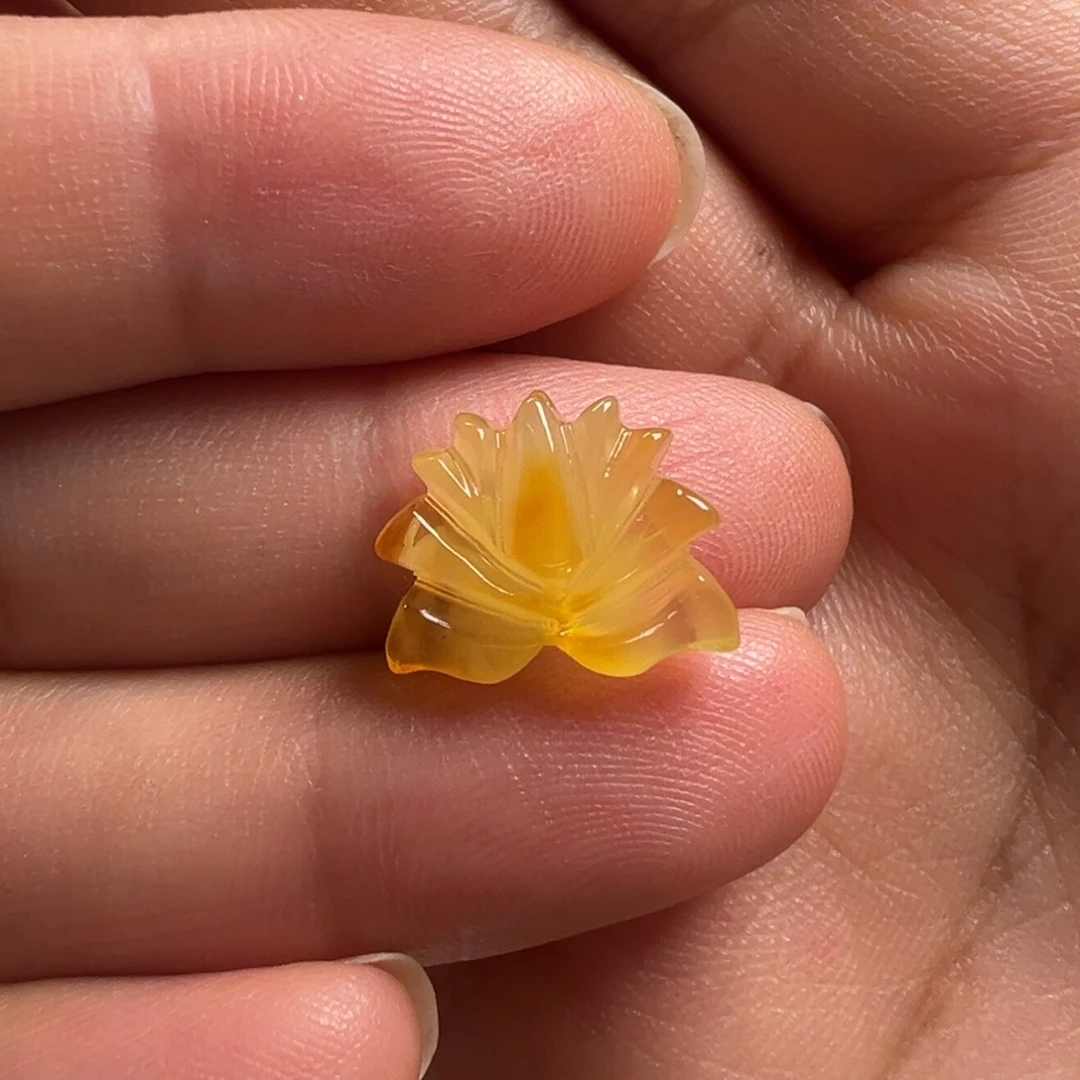蜜蜡颈饰未镶嵌莲花