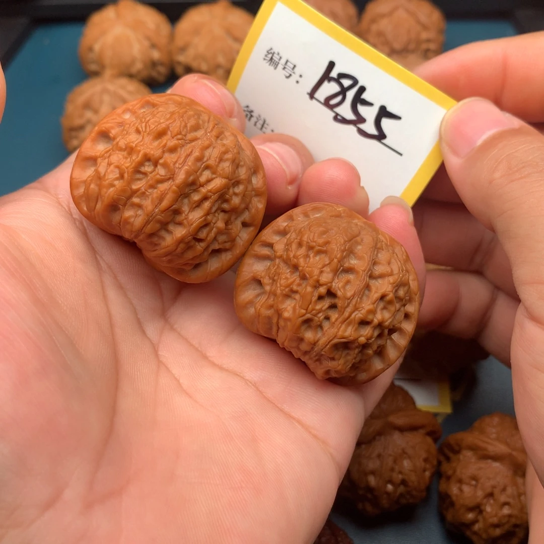 万***成把件文玩核桃血麒麟1855