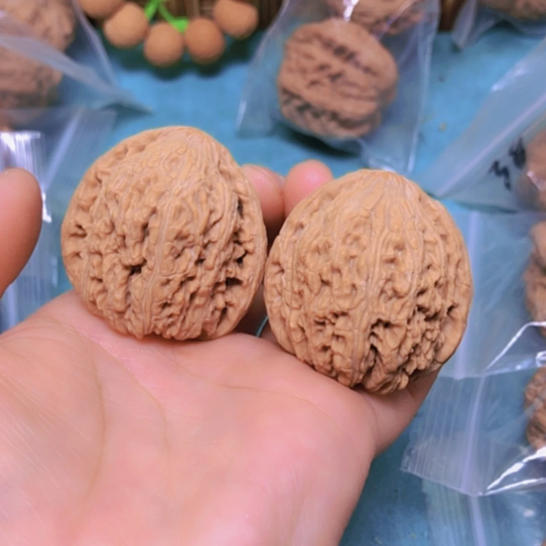 【闪购商品】摆件核桃38.5绣球修尖