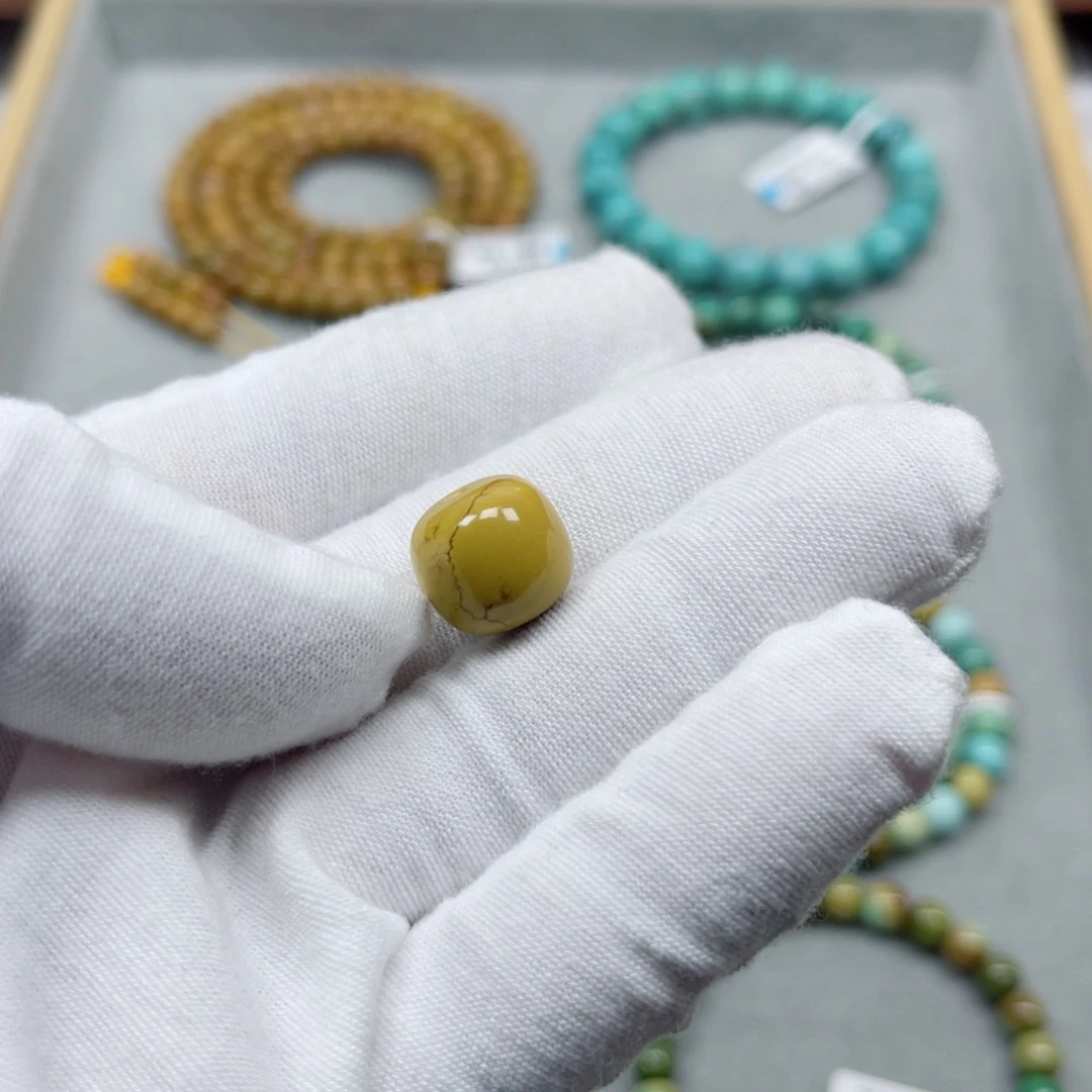 绿松石未镶嵌挂件