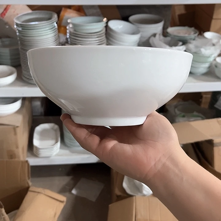 瓷片蛤蟆镜高白泥8英寸罗汉碗两个，微瑕包邮