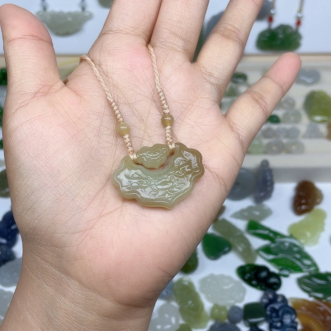 是***呀颈饰未镶嵌和田玉