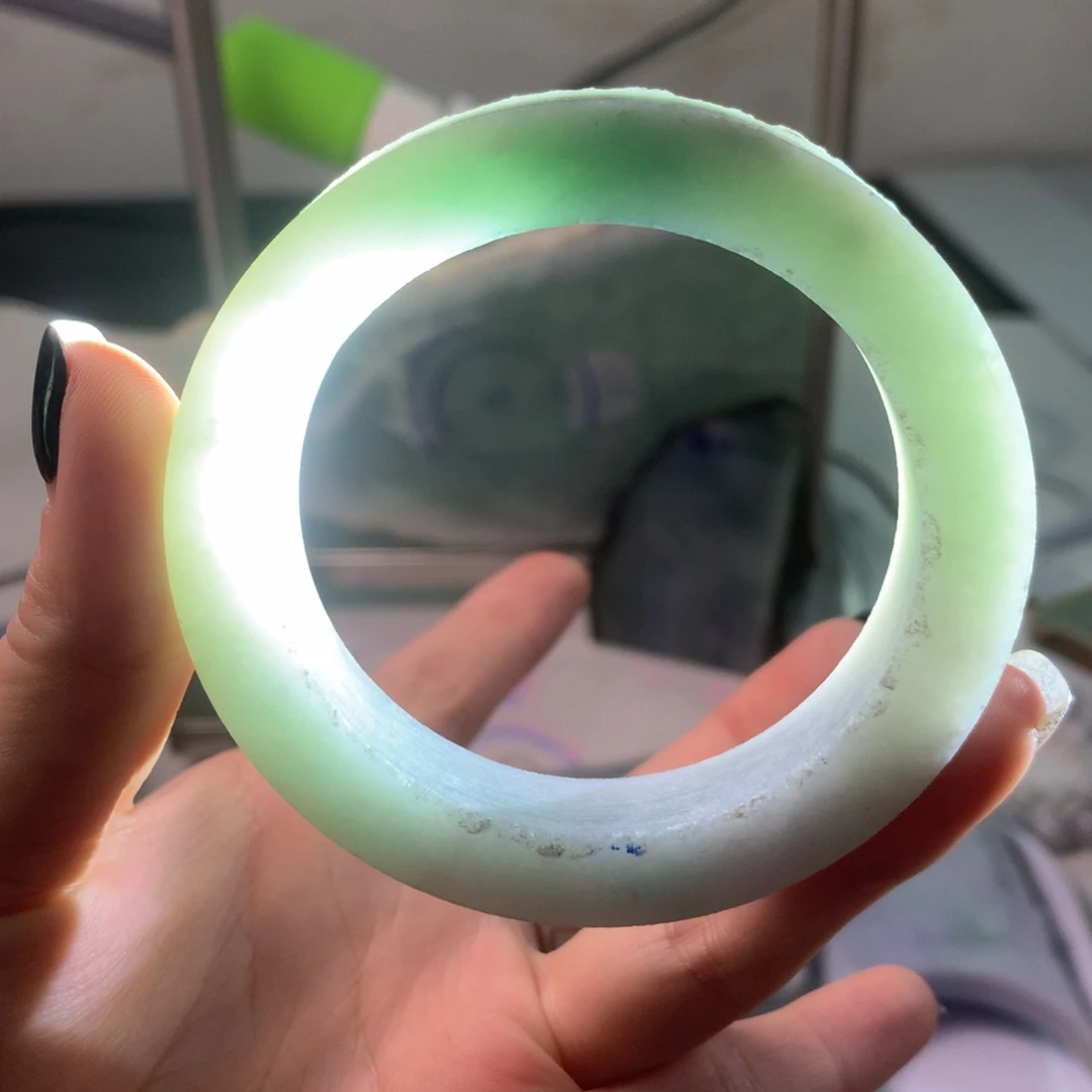 定制翡翠未镶嵌翡翠手镯