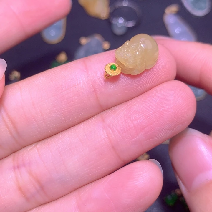 颈饰18K金镶嵌翡翠翡翠