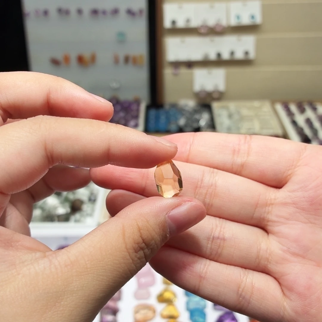 水晶吊坠(不含链)未镶嵌黄水 随形 打孔定制不退换