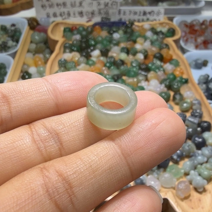 和田玉未镶嵌珠宝半成品
