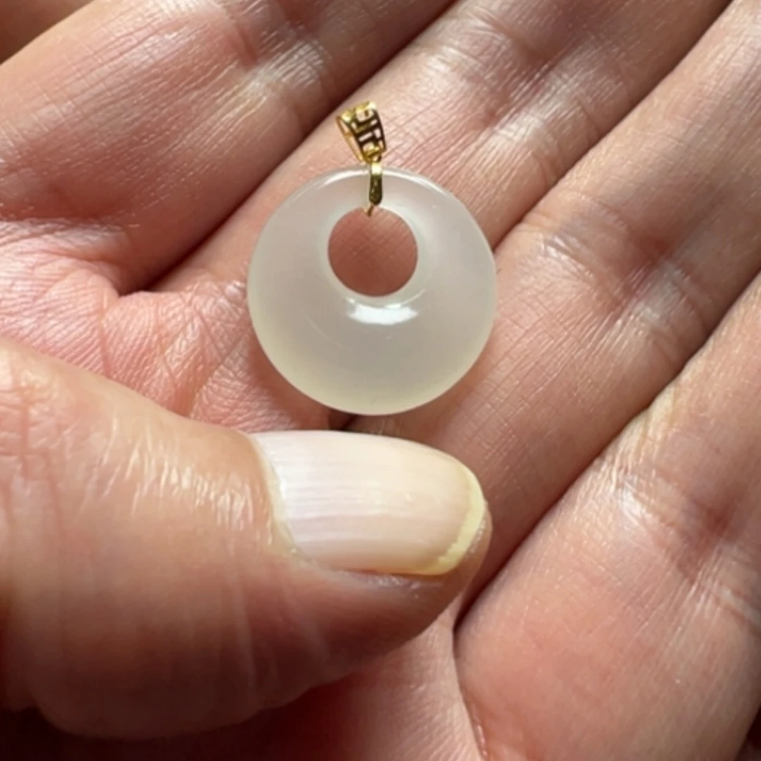 【闪购商品】颈饰18K金镶嵌和田玉