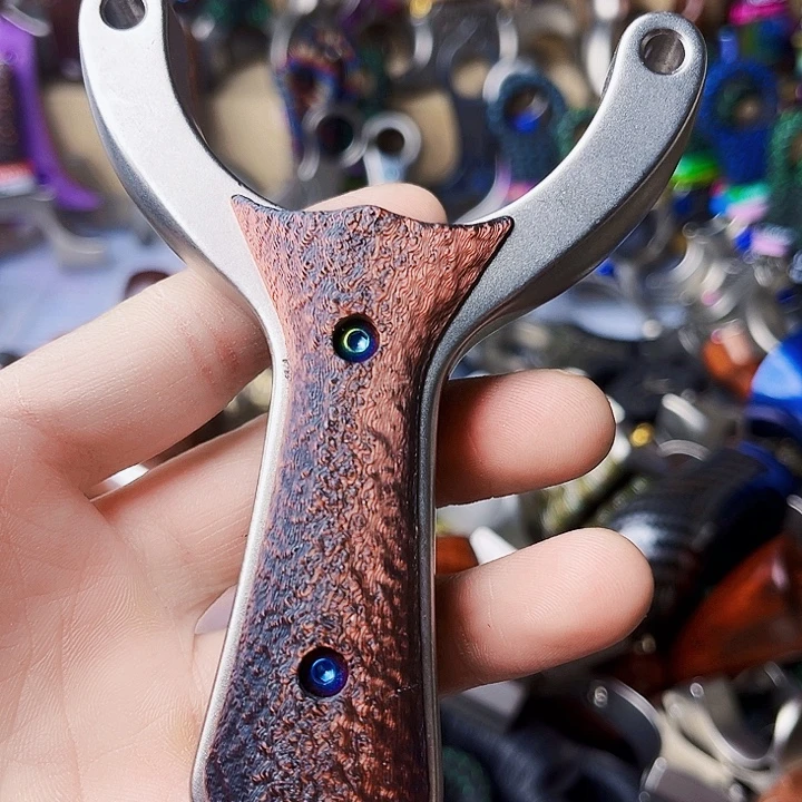 赤兔。                      我