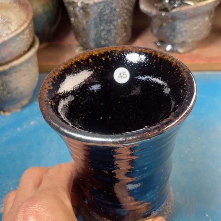 茶盏盏盏灯的灯箱里有着一