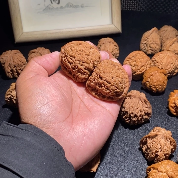 把件文玩核桃大*南疆石