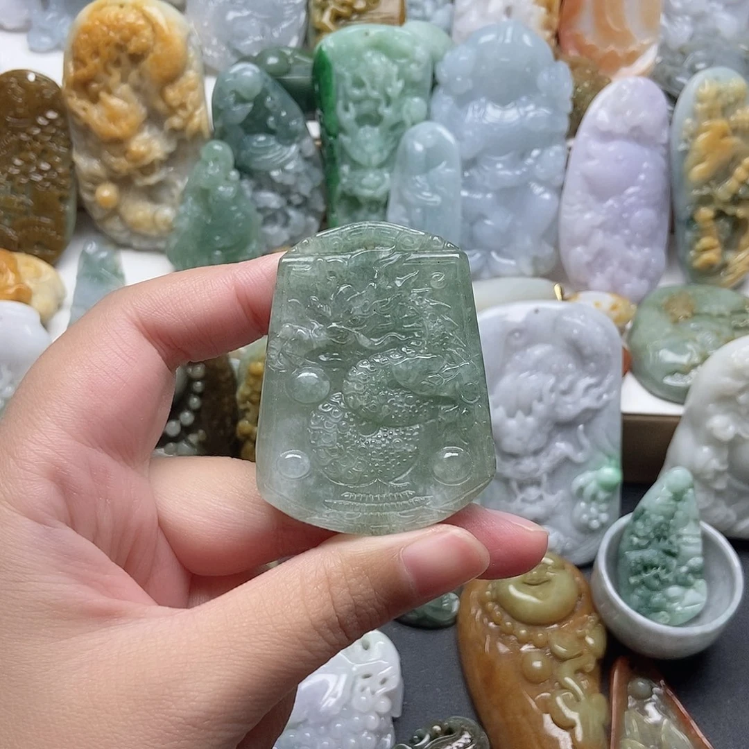 翡翠未镶嵌颈饰翡翠