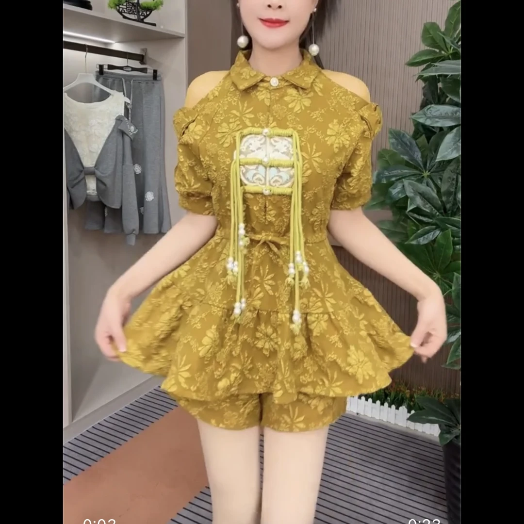 新款时尚漏肩盘扣上衣搭配短裤套装两件套