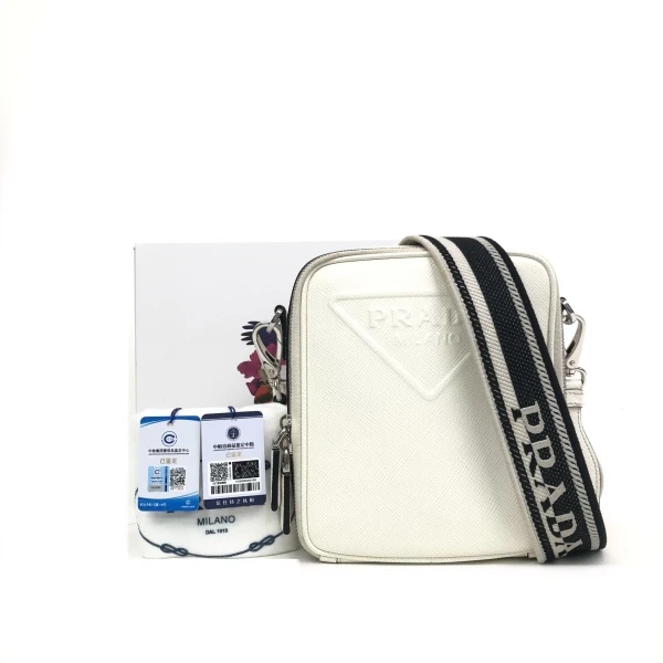 95新/普拉达/妃鱼/单肩包/市场价22000/250215LT0021