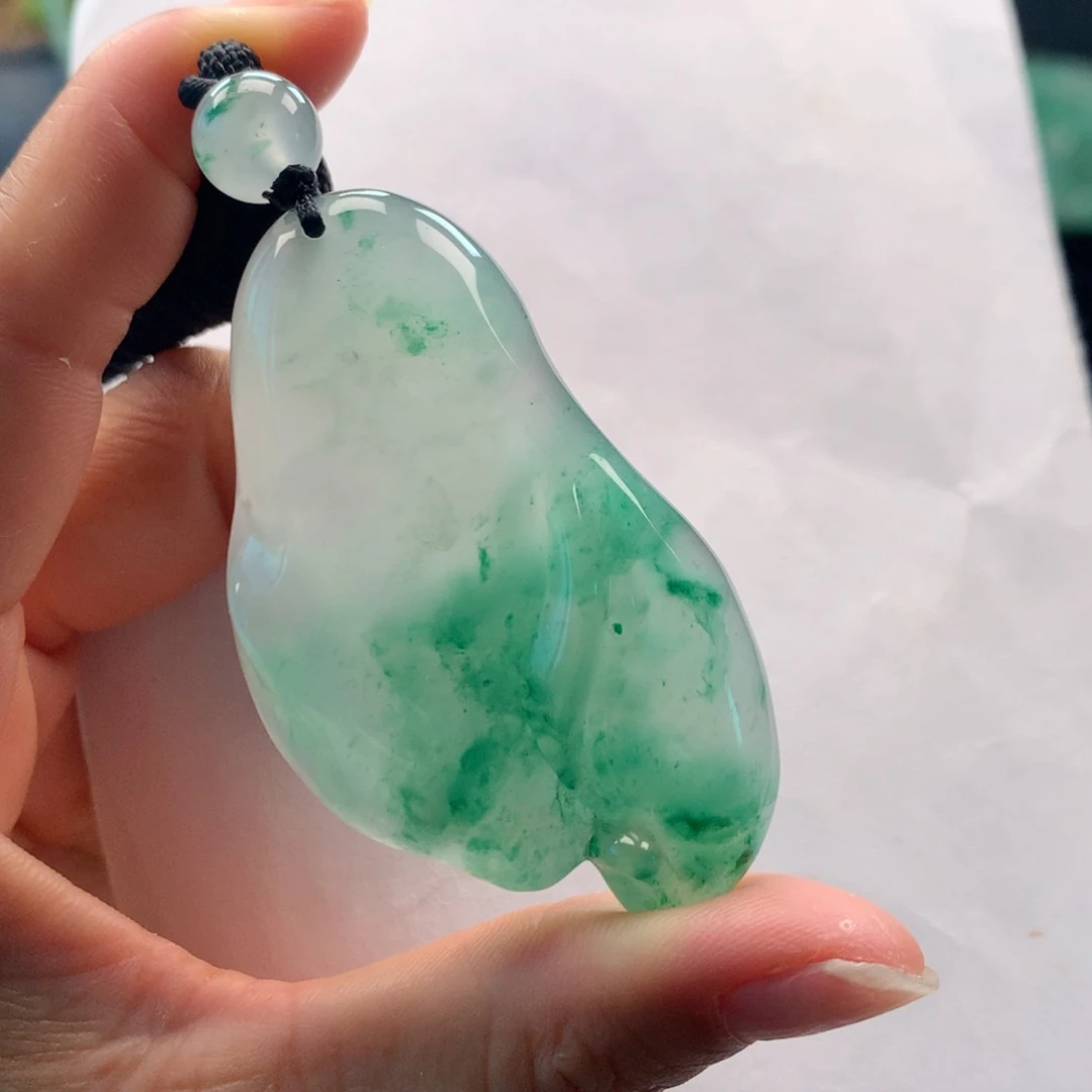 颈饰未镶嵌石英质玉