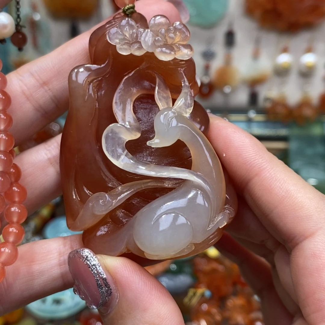 草***青蛇纹石玉未镶嵌颈饰