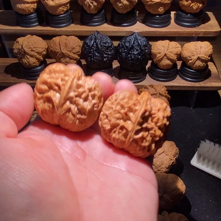 吊坠桃核绣球元宝尺寸40