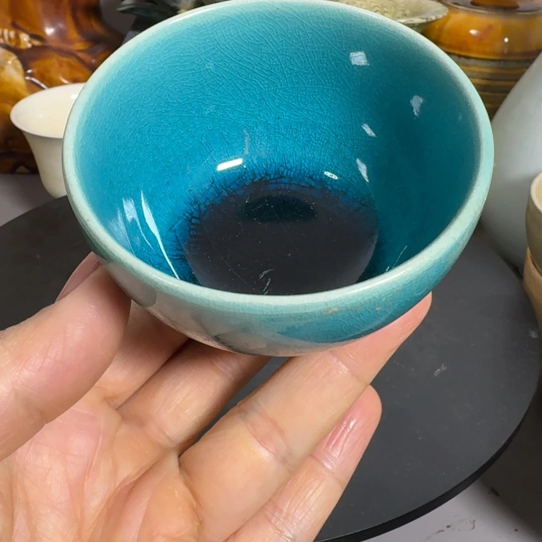 与***行瓷片器形美观大方典雅