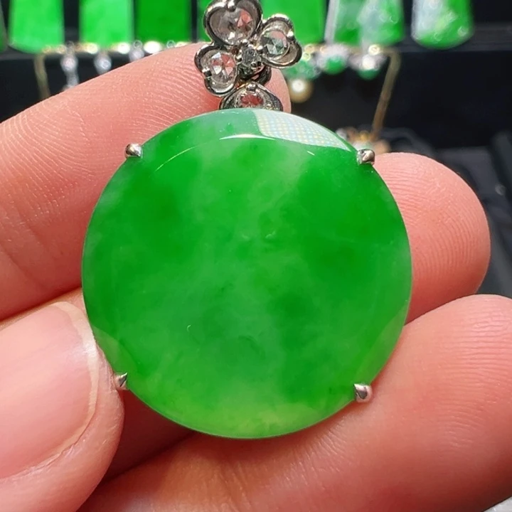 吊坠(赠链)18K金镶嵌翡翠