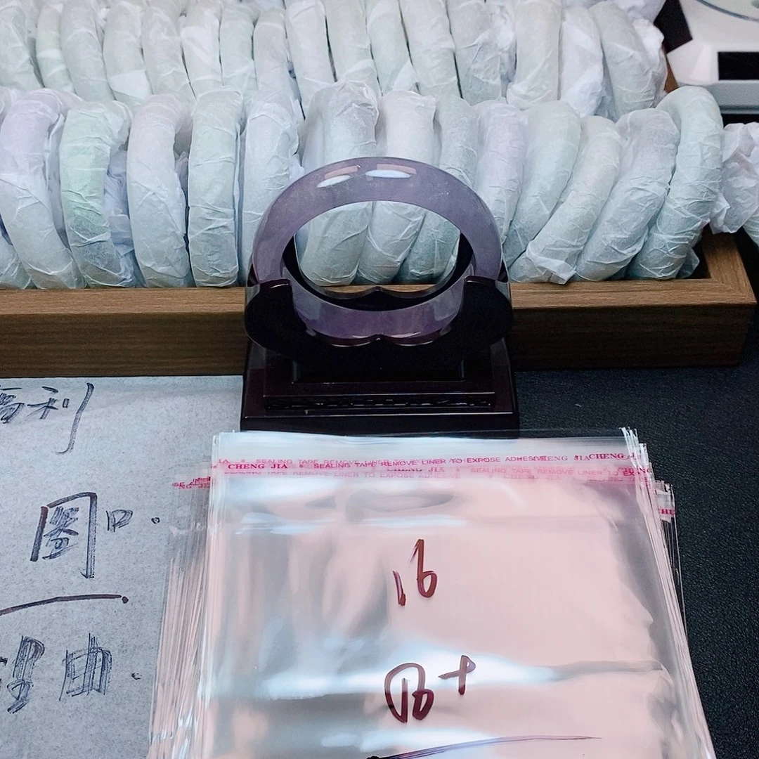 非金属时尚飘花手镯