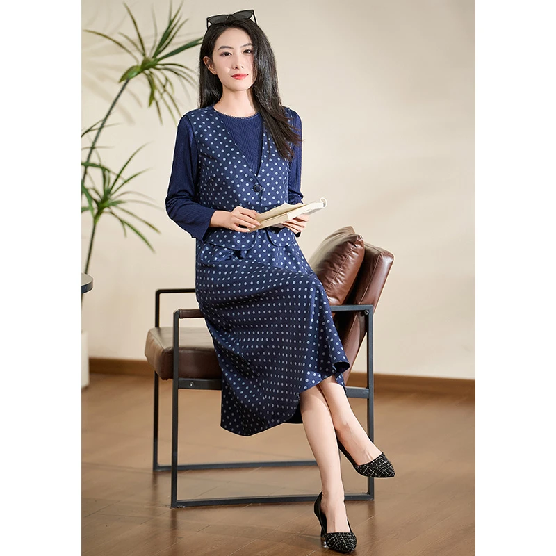 迪欧芙2025春季上新通勤春季职业波点圆领连衣裙修身#CTZ87708