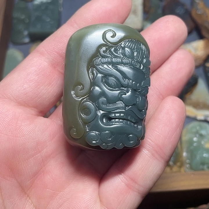 军***哥岫岩老玉（透闪石质玉）未镶嵌颈饰