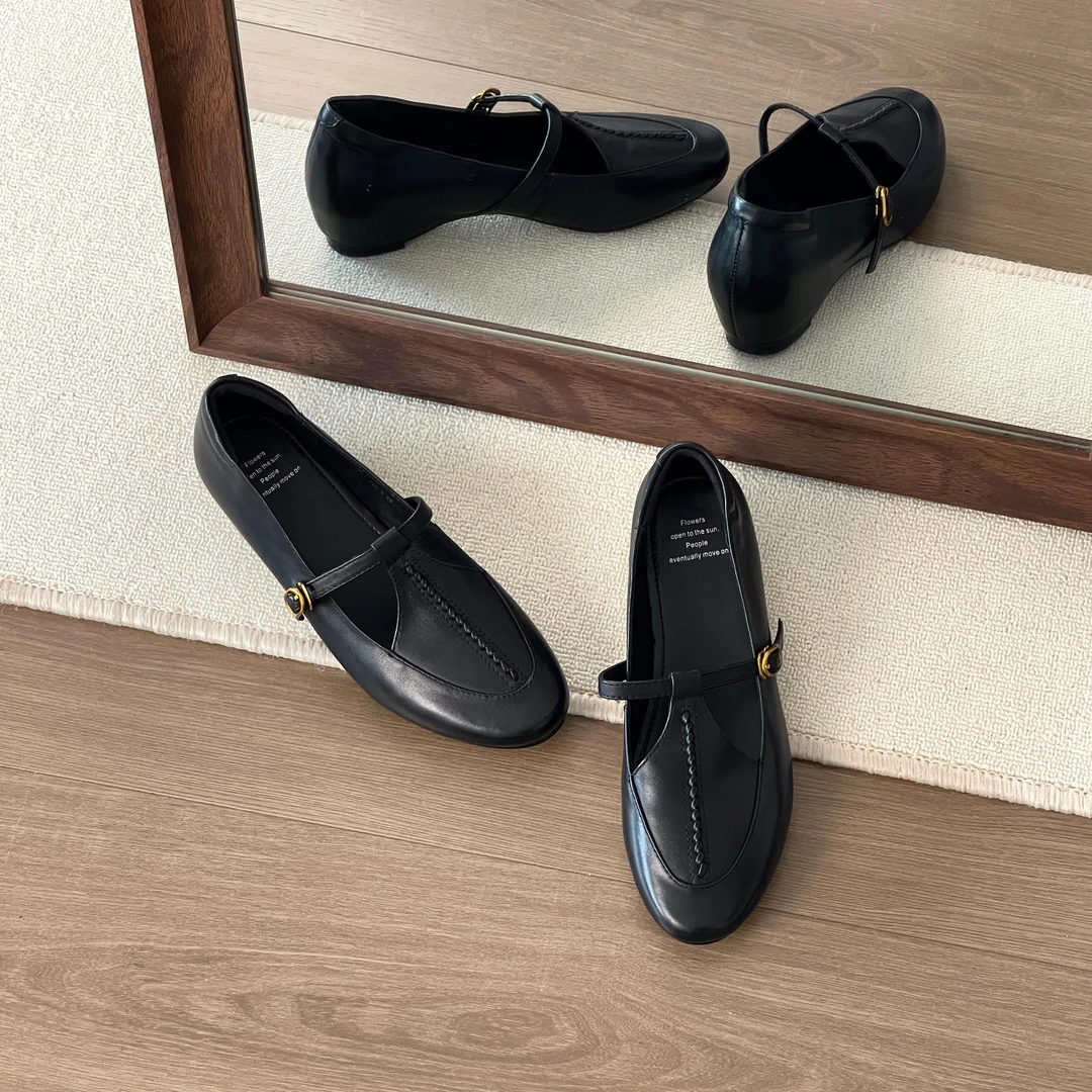 HUSSLOVE 头层牛皮·跟高4.5CM·复古做旧圆头中跟油蜡皮浅口单鞋