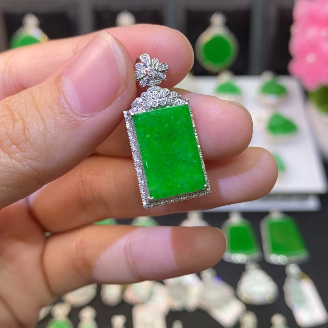 吊坠(不含链)18K金镶嵌翡翠