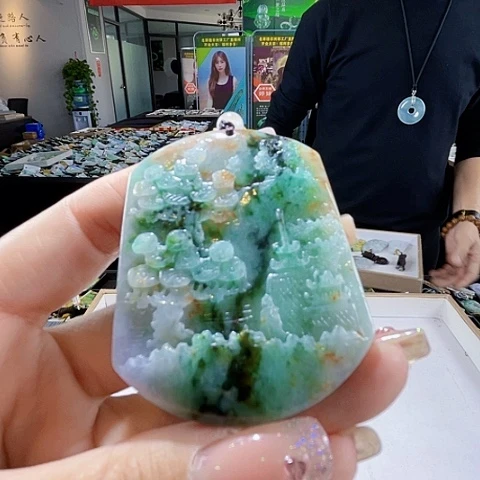翡翠未镶嵌颈饰翡翠