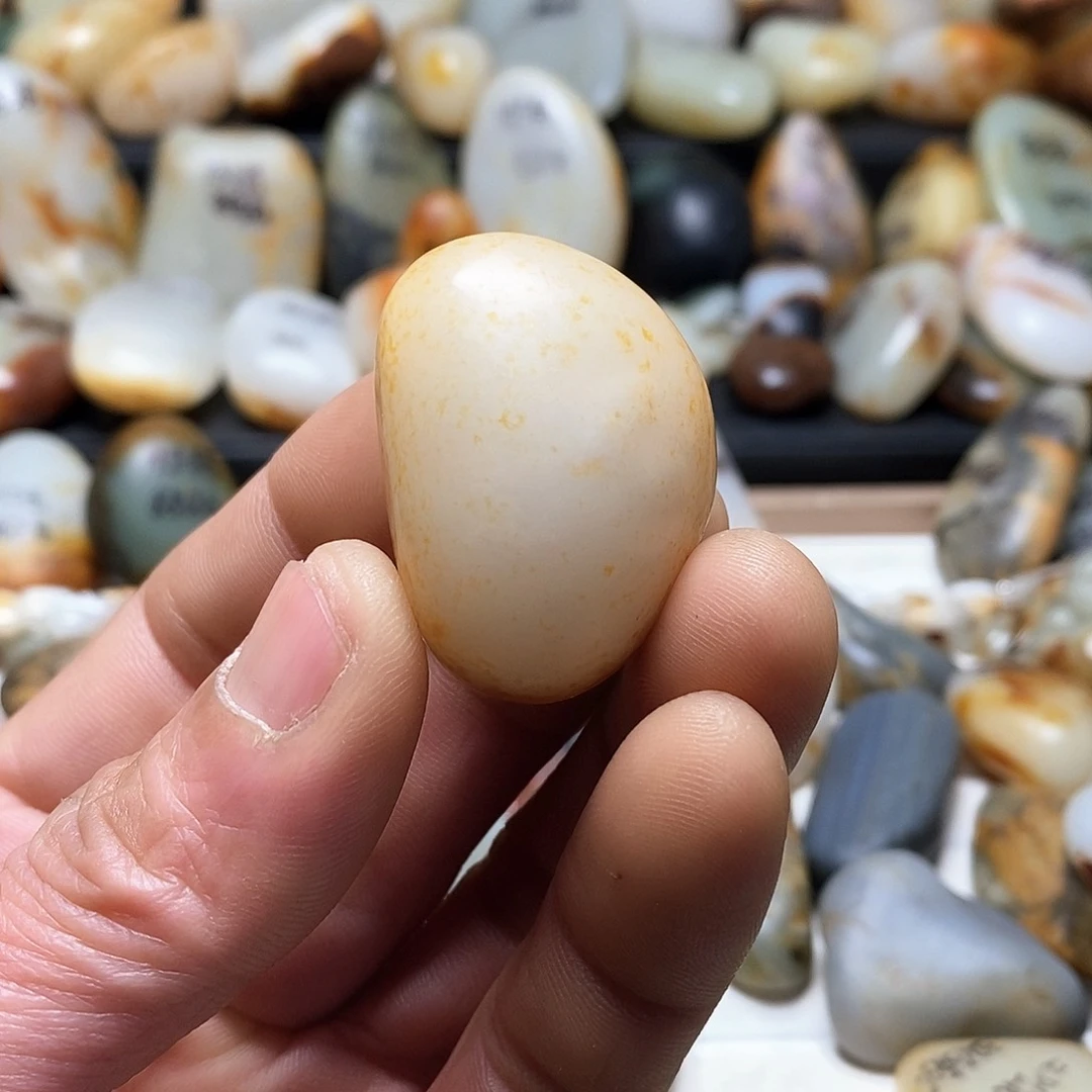 和田玉颈饰未镶嵌吊坠