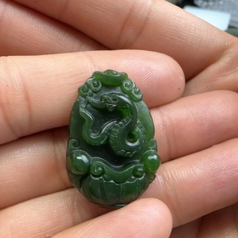 和田玉（碧玉）颈饰未镶嵌