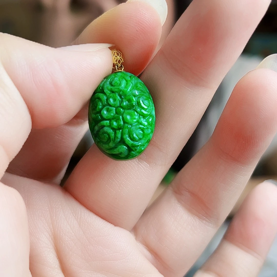 翡翠18K金镶嵌颈饰多样性