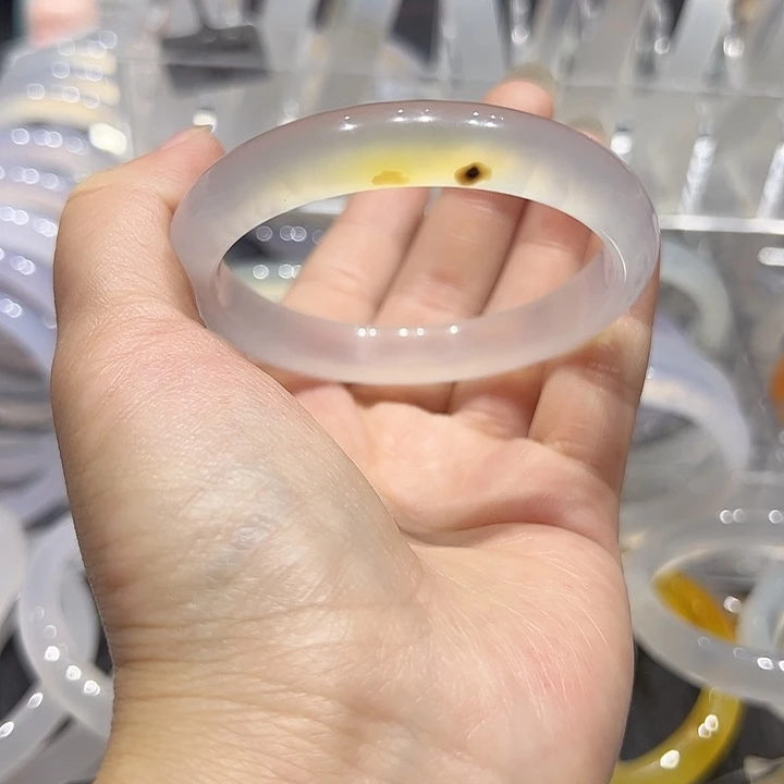 昌***温手镯玛瑙/玉髓未镶嵌
