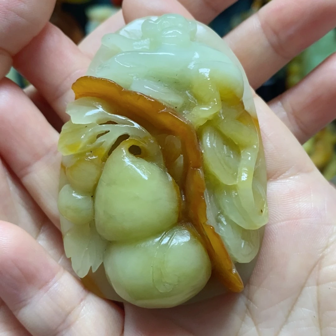 岫玉未镶嵌吊坠(赠链)